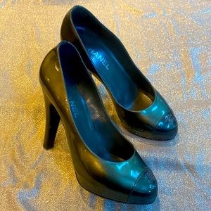 Chanel Olive Green Patent Leather Platform Pumps 39/8.5